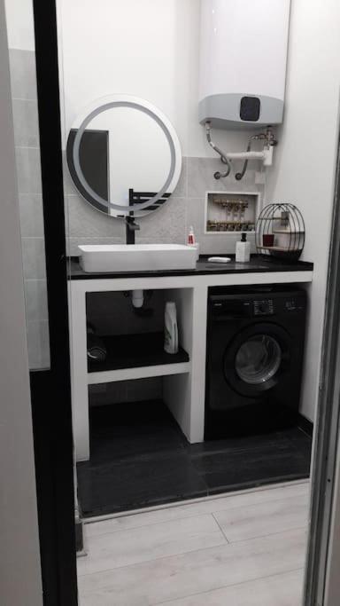 T2 Appartement Lumineux A La Joliette Marseille Ngoại thất bức ảnh